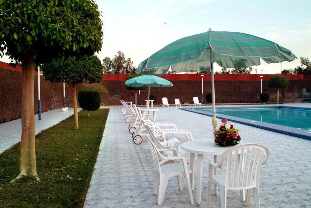 Dammam Hotel Esterno foto